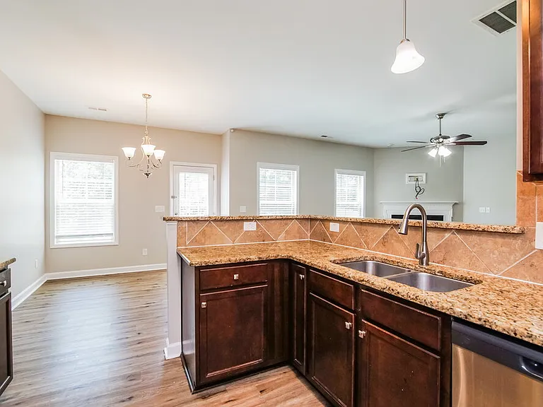 508 McCarthy Dr — Photo 8