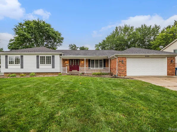 444 Boutell Dr, Grand Blanc, MI 48439