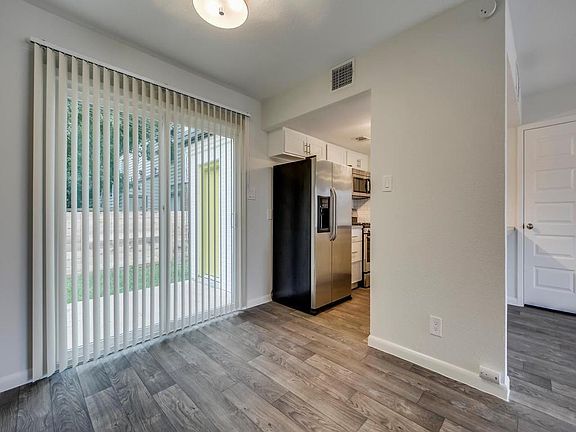 4th image of 2909 E 51st St APT A