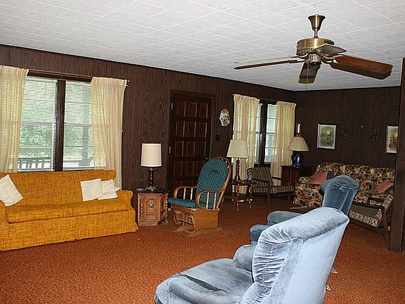 2nd image of 10045 Friendship Cir