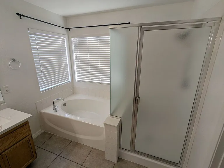 1016 Royal Plum Ln — Photo 40