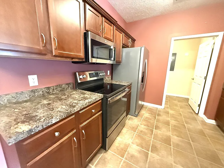 9400 Clubview Dr — Photo 3