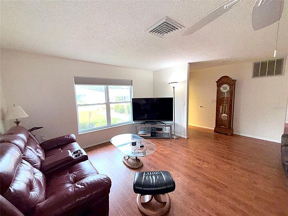 3rd image of 8014 Casuarina Dr