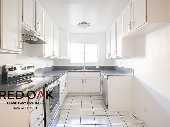 3rd image of 17348 Burbank Blvd #4