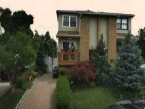 71 Walnut Ave, Staten Island, NY 10308