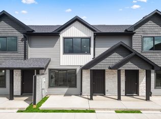 610 NE Winding Trail Ln, Ankeny, IA 50021