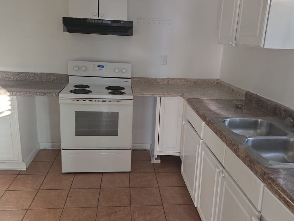 2nd image of 4600 E Side Ave