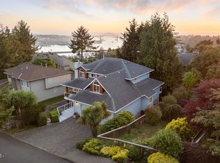 136 SE Larch St, Newport, OR 97365