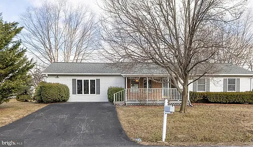 150 Nightingale Ave Photo 1