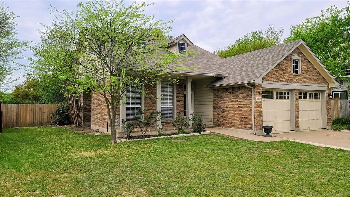 3 bed, 2.0 bath, 1550 sqft, $1,950 — Photo 2