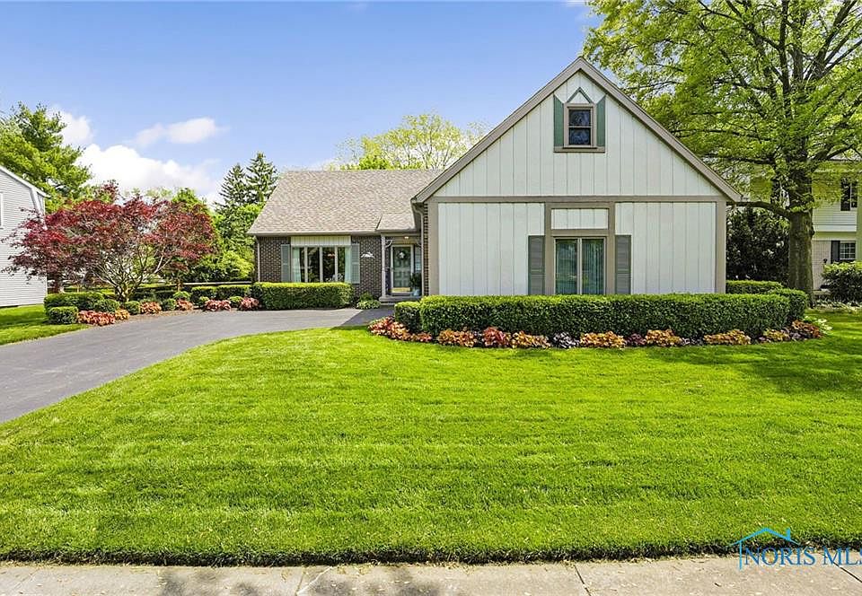 1st image of 725 Oak Knoll Dr
