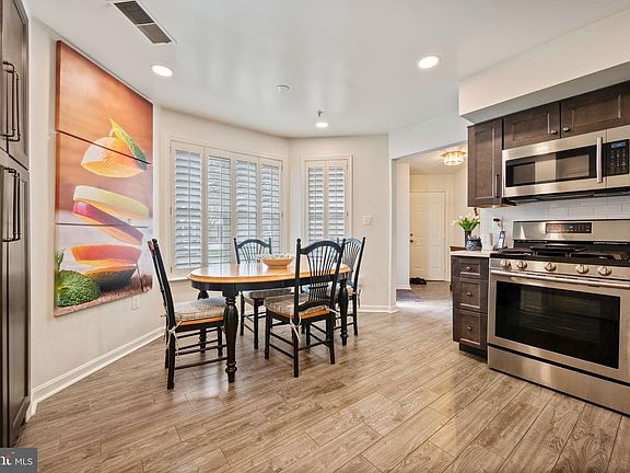 3rd image of 9136 Ruth Elder Ln #9136