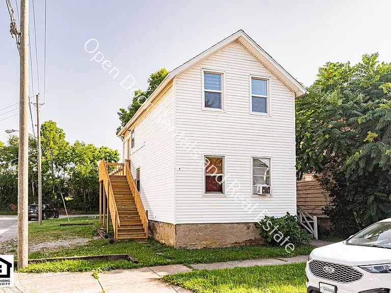 1240 Boone St — Photo 1