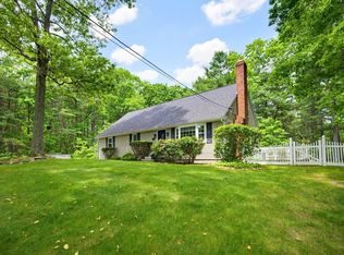 77 Oxbow Dr, Wrentham, MA 02093
