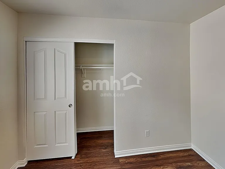 8221 Woodland Prairie Ave — Photo 20