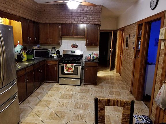 4th image of 2349 N Merrimac Ave #1