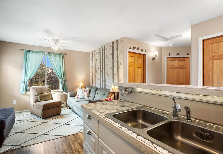 1255 Michael Ln #B — Photo 2