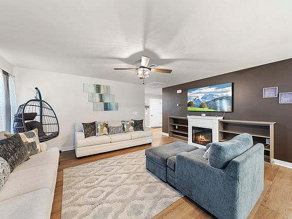 2nd image of 8710 Kenridge Ln
