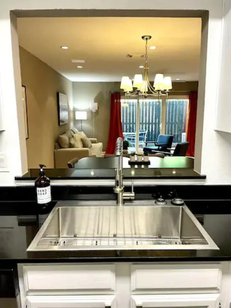 2 bed, 2.5 bath, 1152 sqft, $2,950 — Photo 4