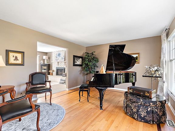5th image of 10773 Ashford Ave