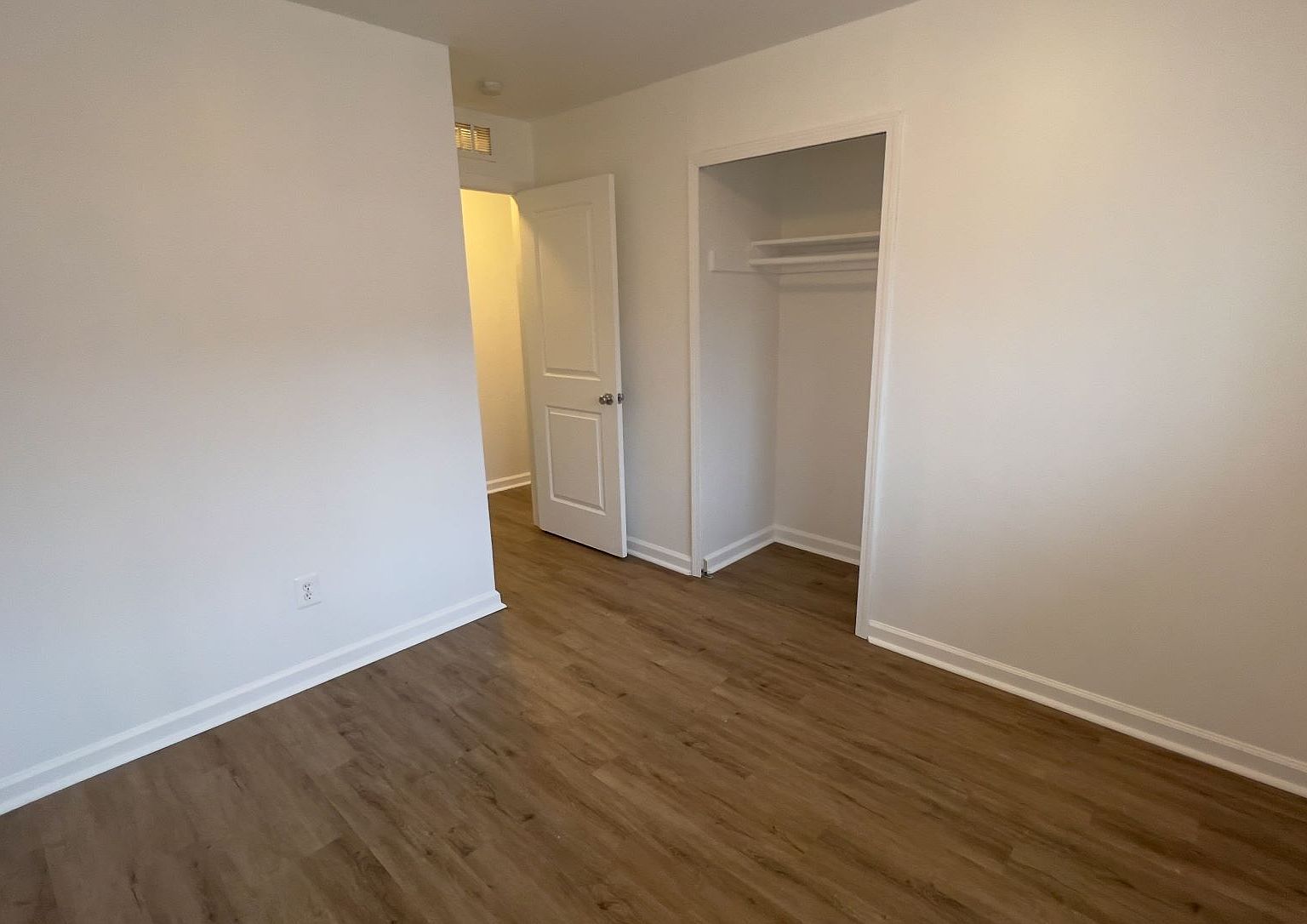 31640 Madison St, Wayne, MI 48184