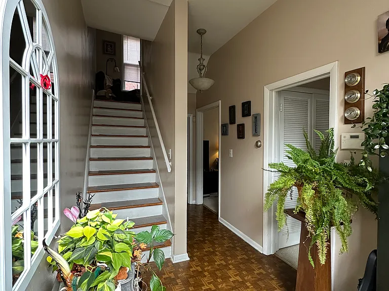560 S 3rd St #B — Photo 1