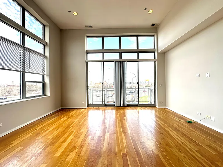 2157 N Damen Ave #305 — Photo 10