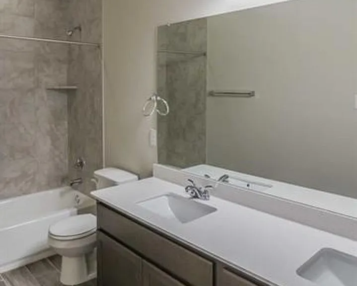 204 Rollingwood Dr — Photo 15