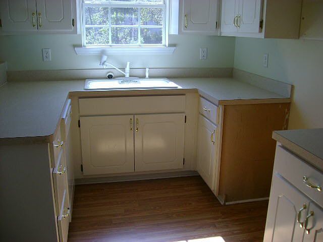 2nd image of 1033 Matthews Way