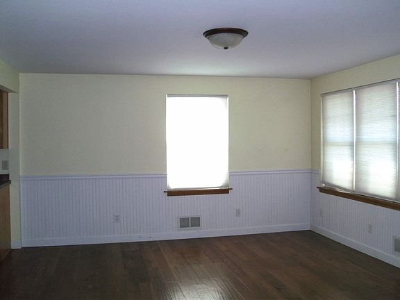 3rd image of 322 N 16th Pl