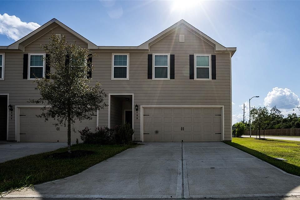 1st image of 200 Autumn Berry Ln