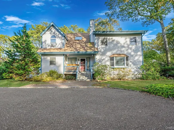 484 Brookhaven Avenue, Riverhead, NY 11901