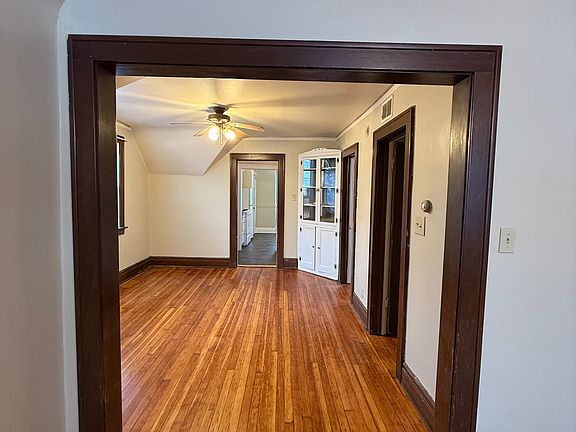 4th image of 1358 Edmund Ave #2