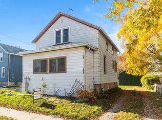 1617 Nebraska St, Oshkosh, WI 54902