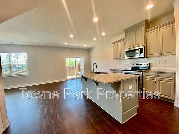 4th image of 1865 Butternut Dr