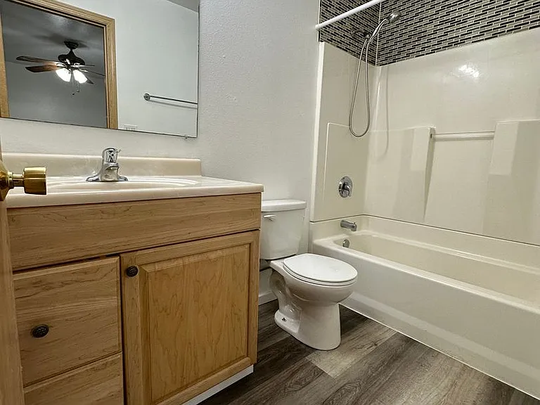 841 Shellinger St — Photo 11
