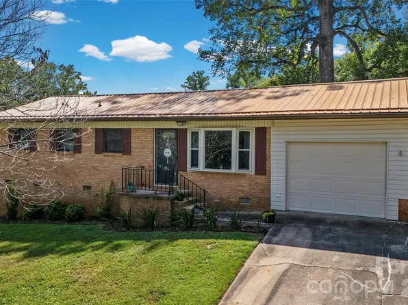 2435 Lewiston Dr, Gastonia, NC 28054