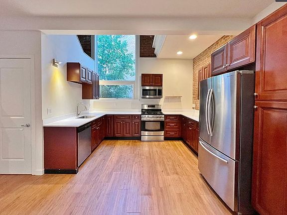 2nd image of 50 Abeel St Unit 1
