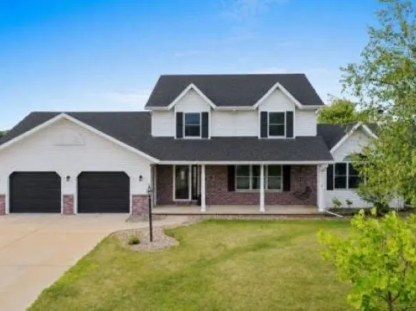 2820 Blue Spruce Dr, Green Bay, WI 54311