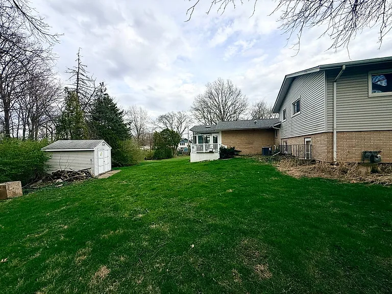 2052 Gardner Cir E — Photo 25
