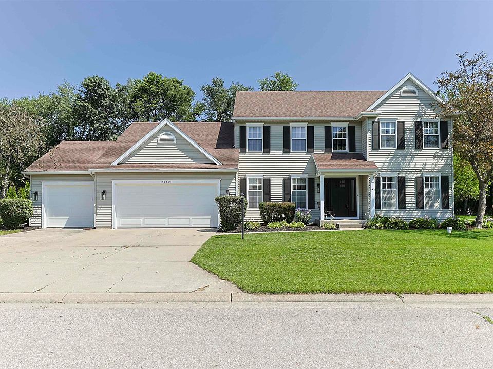1st image of 50769 Bromley Dr