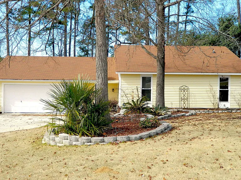 230 Ronstadt Dr — Photo 1