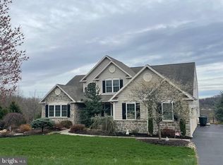 128 Robby Dr, Leesport, PA 19533