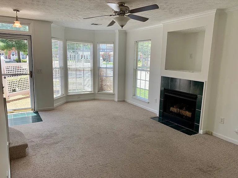 400 Bembridge Ln — Photo 5