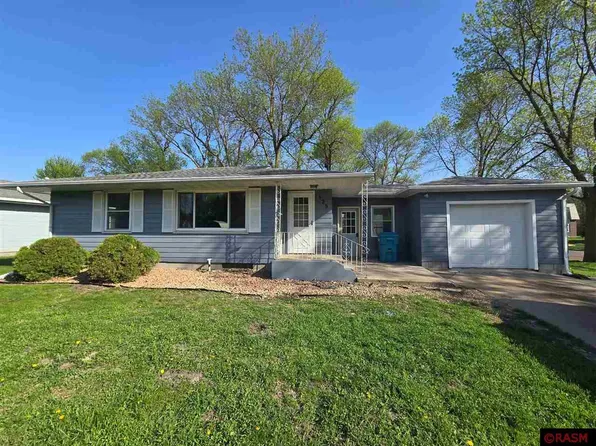 125 12th Ave NW, Waseca, MN 56093
