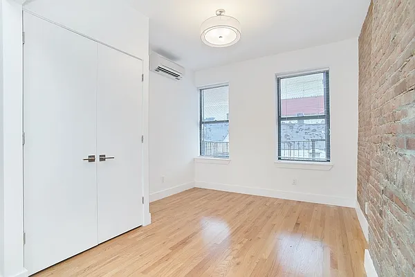 Rented by REAL New York | media 38