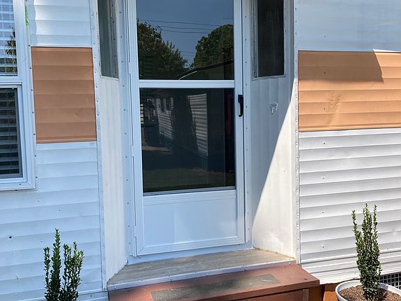 3rd image of 560 Westwood Cir