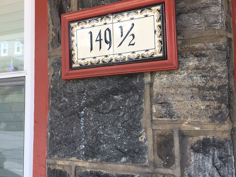 1st image of 149 1/2 Shurs Ln