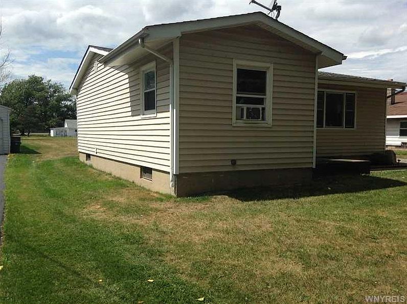 2nd image of 6122 Shawnee Rd