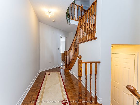 5th image of 20 Bucksaw Dr